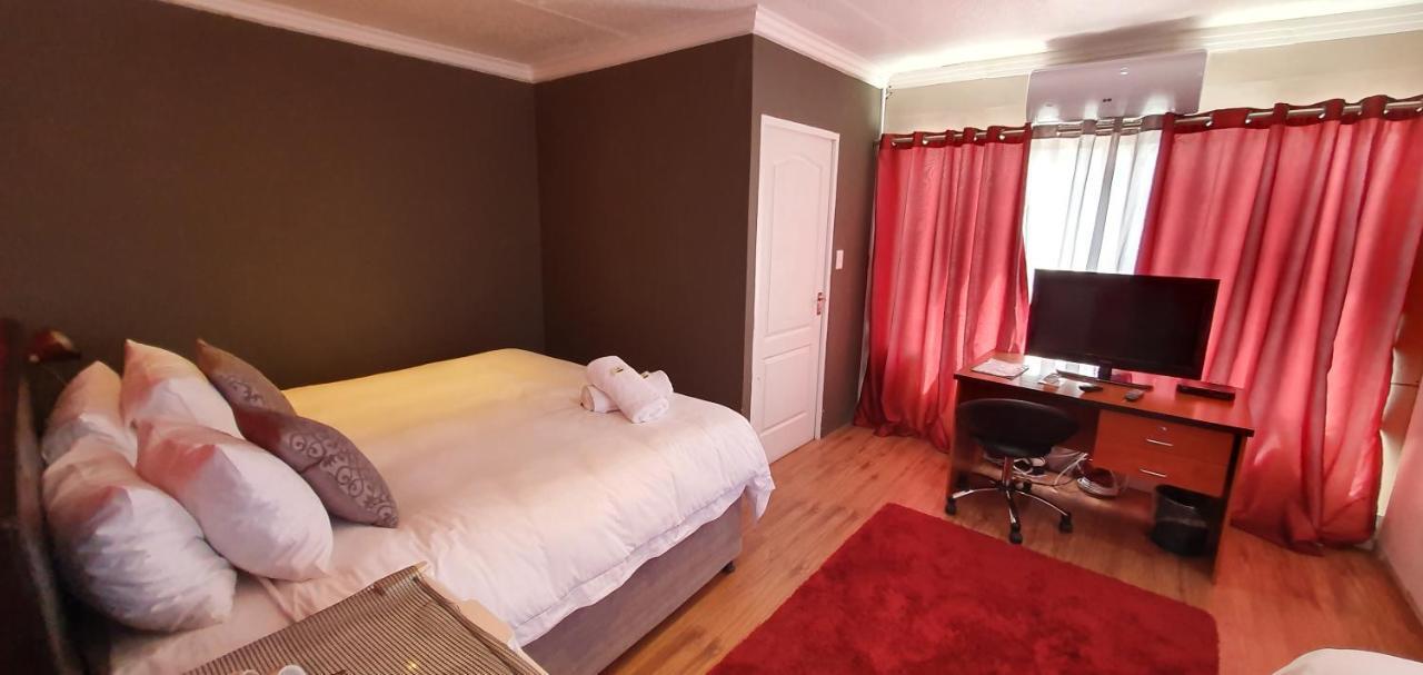 Beth El Guesthouse Brackenfell Esterno foto